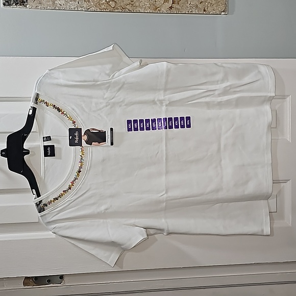 White Short Sleeve Shirt - Picture 2 of 11